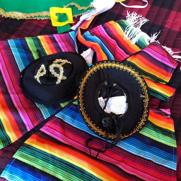 4 Small dog Halloween costumes - Picture 3 of 14